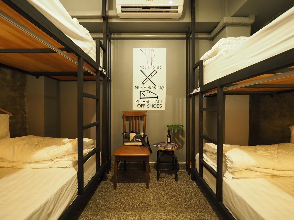 Slumwhite Hostel Bangkok Ngoại thất bức ảnh